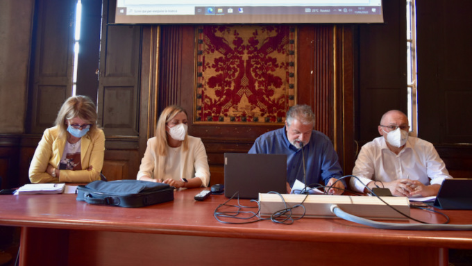 Carenza di medici di base in Bergamasca: «Uno Stato civile non può puntare sui pensionati»