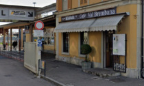 Ordina al suo pitbull di mordere il barista: 46enne azzannato nel suo locale a Bergamo