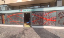 Attacco all'Ordine dei medici e al Pd: ancora vandali no-vax in azione a Bergamo