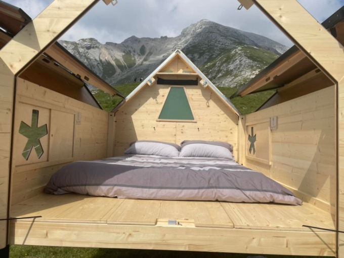 A Oltre il Colle c’è la seconda StarsBox della Lombardia: una capanna di legno sotto le stelle