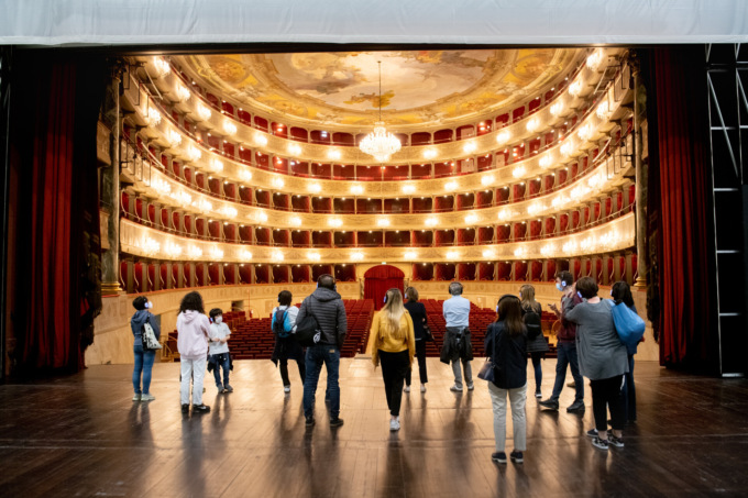 Donizetti On: riecco i tour guidati del teatro con la voce di Maurizio Donadoni