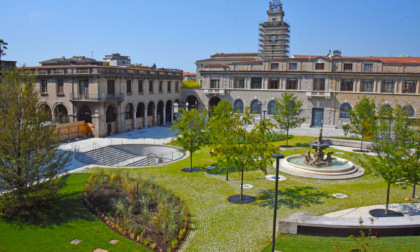 Restaurata e riqualificata, Piazza Dante è pronta. Questa sera l’inaugurazione