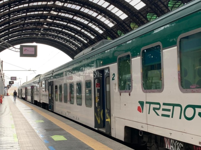 I pendolari lombardi non ce la fanno più e lanciano una petizione: «Meritiamo un servizio serio!»