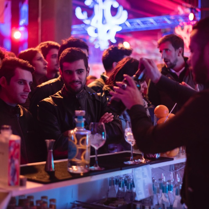 Alzano Lombardo, torna il Gin & Tonic Festival dedicato al distillato più amato