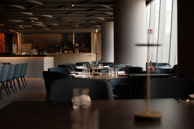 Il nuovo ristorante Da Vittorio a Milano, che punta forte sulla pizza (la margherita costa 25 euro)