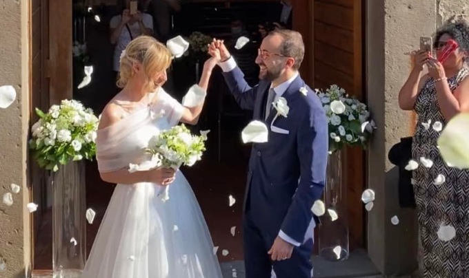 Niccolò Carretta sposa Alessandra Roncalli a Sotto il Monte, poi festeggia in Città Alta