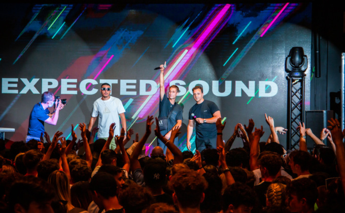 Migliaia di persone agli Unexpected Sound di Oriocenter. E la musica live continua