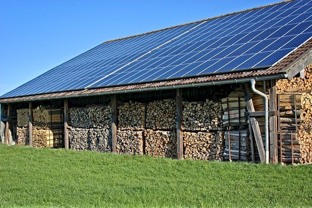 Fotovoltaico su un immobile storico delle valli bergamasche, il Tar di Brescia dice sì