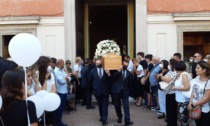L'ultimo commovente saluto a Leonardo Caielli, il 16enne travolto e ucciso da un'auto