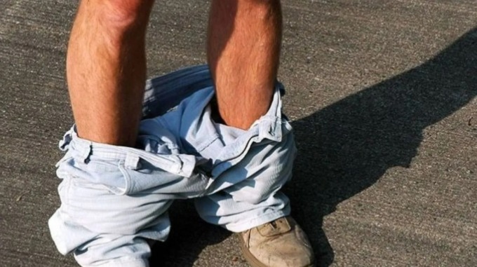 Dalmine, il mistero del maniaco che sbuca dai campi con passamontagna e pantaloni abbassati