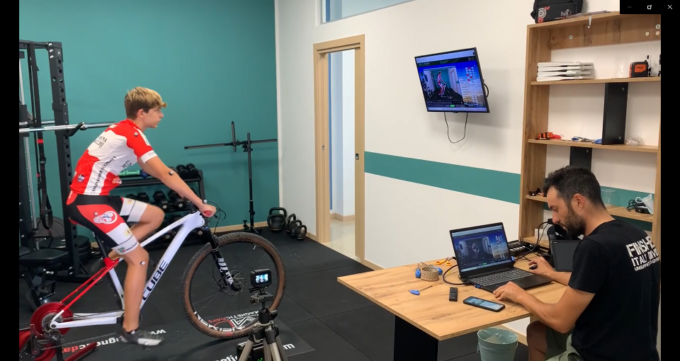 Differenza tra posizione in sella MTB e bici da corsa