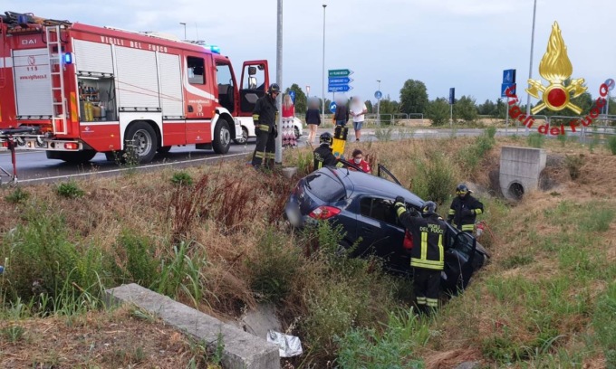 Schianto sulla tangenziale di Morengo e Bariano, ferita una donna