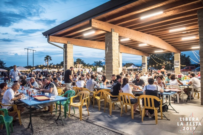Libera la Festa porta musica, silent disco, film birre e cucina Osio Sopra