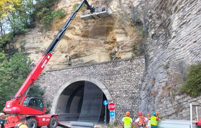 Riaperta dopo la frana l’ex strada statale 470 della Val Brembana