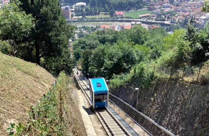 Un’ora bloccati sulla funicolare di San Pellegrino. Nessun guasto, qualcuno ha forzato i cancelletti