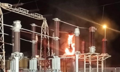 Incendio a Costa Volpino, esplode un trasformatore nella centrale elettrica