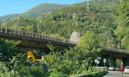 Sedrina: motociclista di 52 anni muore in un incidente. Chiuso lo svincolo per Zogno