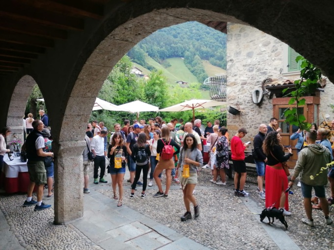 Migliaia di visitatori in Valle Seriana per la diciottesima edizione di Ardesio DiVino