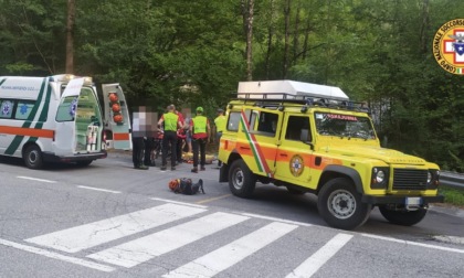 Algua, donna di 60 anni si frattura la caviglia durante escursione: soccorsa con la barella