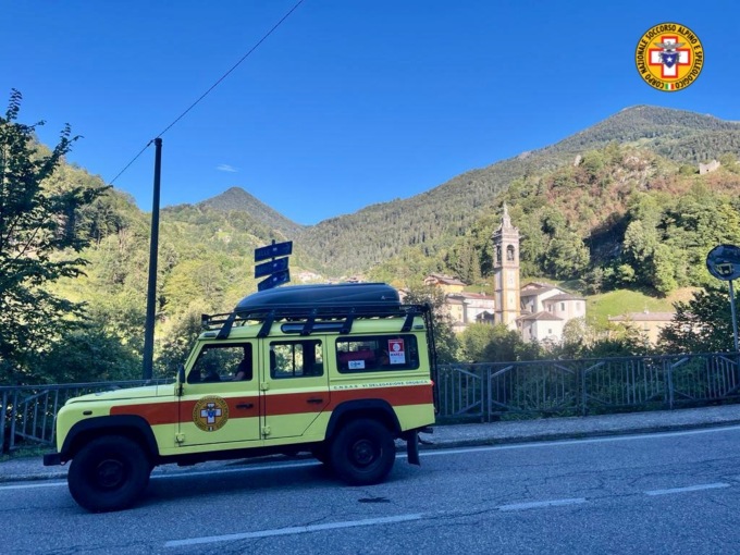 Malore mentre cerca funghi all’alba: 65enne di Almè muore ad Averara