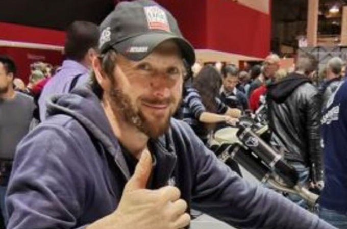 Chi era Dimitri Rinaldi, papà e operaio di 52 anni morto nell’incidente in moto a Sedrina