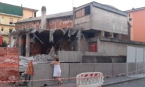 Addio a un pezzo di storia di Valtesse: demolito l'ex cinema Alba Blob House, chiuso da tempo