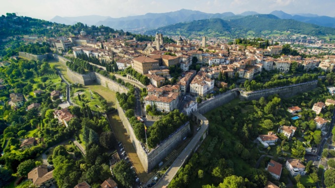 Turismo a Bergamo nel 2022: bene città, valli e laghi, con anche risultati migliori rispetto al 2019