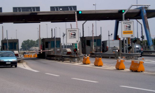 Lavori sulla A4 da Milano verso Capriate, lunghe code in direzione Bergamo: le alternative