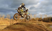 Motocross clandestino nel cantiere dell'autostrada: denunciati 14 giovanissimi