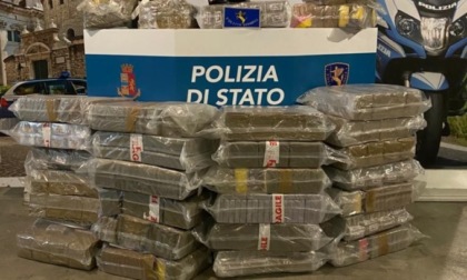 Mezza tonnellata di droga nel capannone: arrestato autotrasportatore