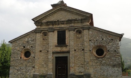 L'ex professore dell'Accademia Carrara che da solo restaura la chiesetta di Fiobbio