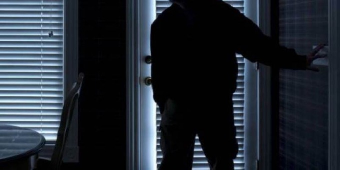 In carcere il ladro d’appartamenti delle vie Carducci e Goethe: aveva anche occupato un’abitazione