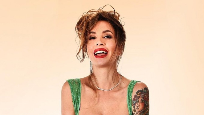 «Almeno a Sant’Alessandro si poteva evitare di mettere il sesso in vetrina»