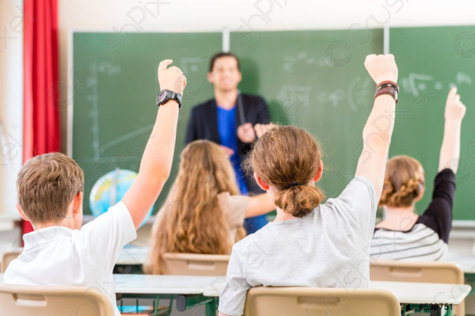 Arriva il “docente esperto”: prenderà 400 euro al mese più degli altri insegnanti