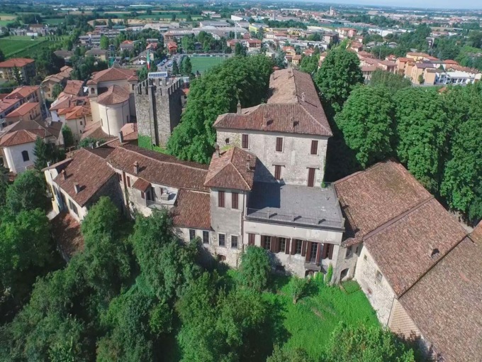 Grumello del Monte, galoppano i vini: nuova proprietà per la Tenuta Castello e una cantina tech