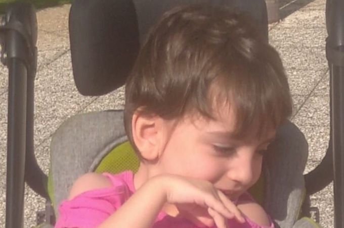 «Aiutate Carolina a fare fisioterapia»: una raccolta fondi per supportare le spese