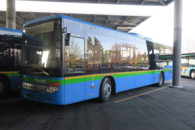 Petardi e coltello sull’autobus a Presezzo: cresce la paura tra gli autisti e gli studenti