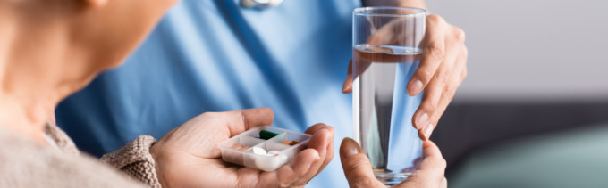 Alzano, l’infermiera che non dava le medicine agli anziani in Rsa è a processo