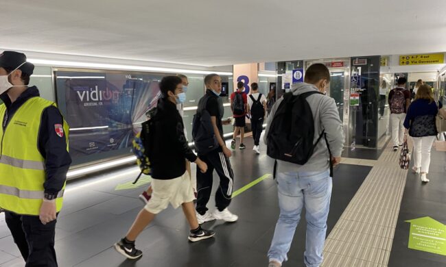 Bus sovraffollati, la provocazione di un lettore ad Atb: «Andiamo lì con l’assessore e Gori»