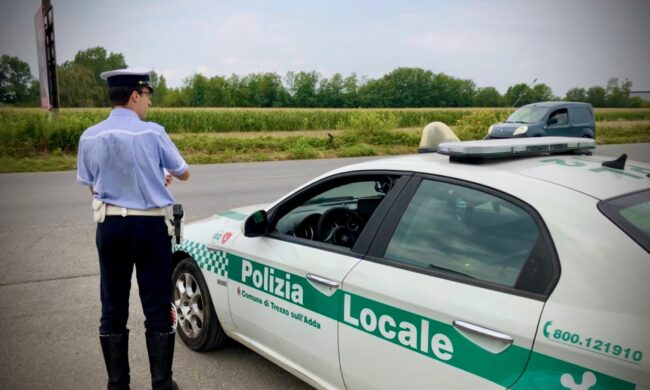 Tira sassi nell’Adda e colpisce un pescatore: scoppia la lite