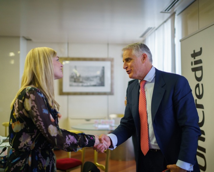 UniCredit sostiene Teach For All, un contributo di circa 2 milioni di euro