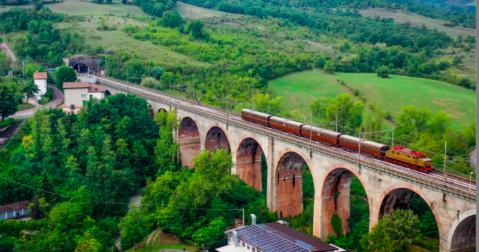 Da Bergamo parte la locomotiva storica E626.294. Viaggi venerdì 7 e domenica 9