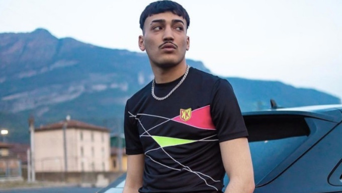 Scarcerato Simba La Rue, il trapper che a giugno fu accoltellato a Treviolo