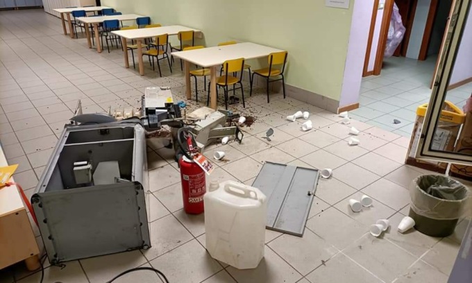A Covo scuole e palestra sono state devastate un’altra volta dai vandali