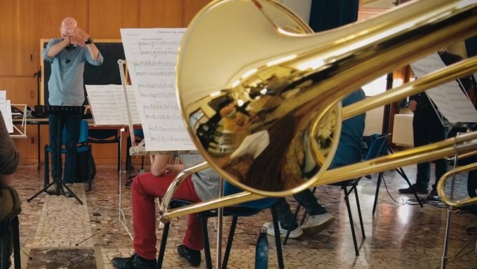 Finestra aperta, il Conservatorio di Bergamo multato per colpa dell’ordinanza: una vicenda grottesca