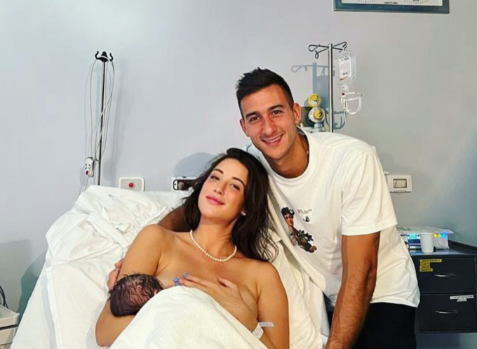Il portiere dell’Atalanta Musso e la fidanzata Anna Ariaudo sono genitori: è nato Alessandro