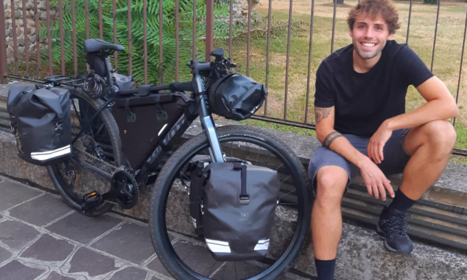 Lascia tutto e parte (in bici) per la Thailandia