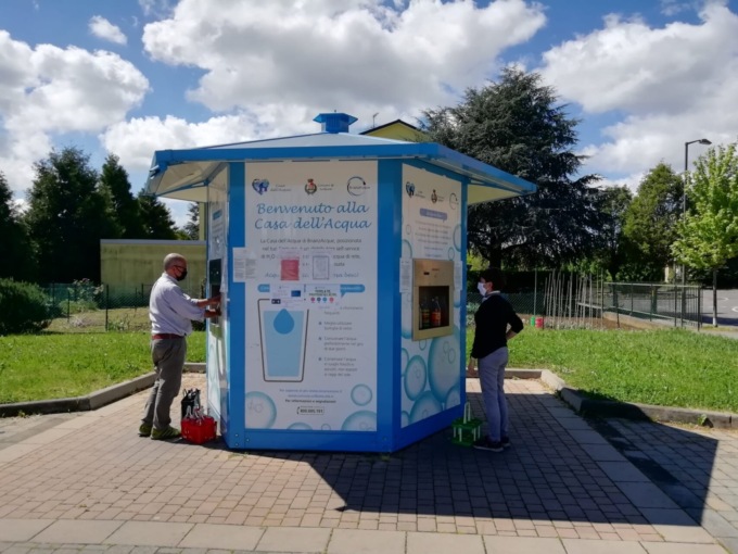 La crisi del gas colpisce anche le bollicine: l’acqua frizzante inizia a scarseggiare