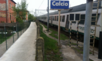 Viaggio da incubo sul Milano-Brescia: spari (o sassi) contro il treno