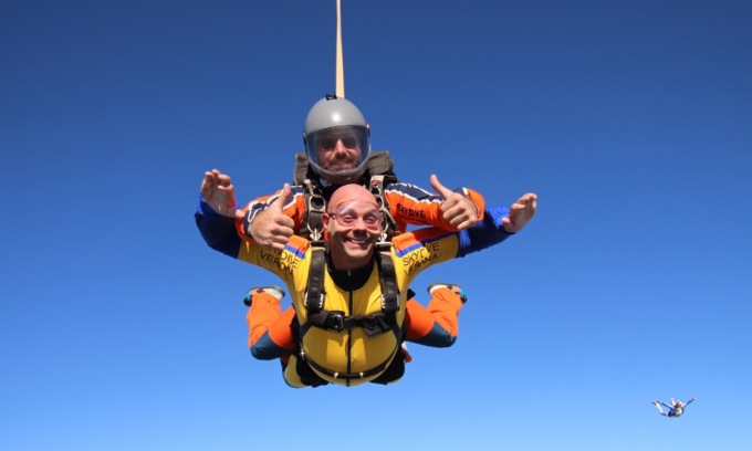 Dopo le elezioni politiche il sindaco di centrosinistra di Romano si butta da un aereo